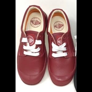 NWOT Palladium Low Top Sneakers